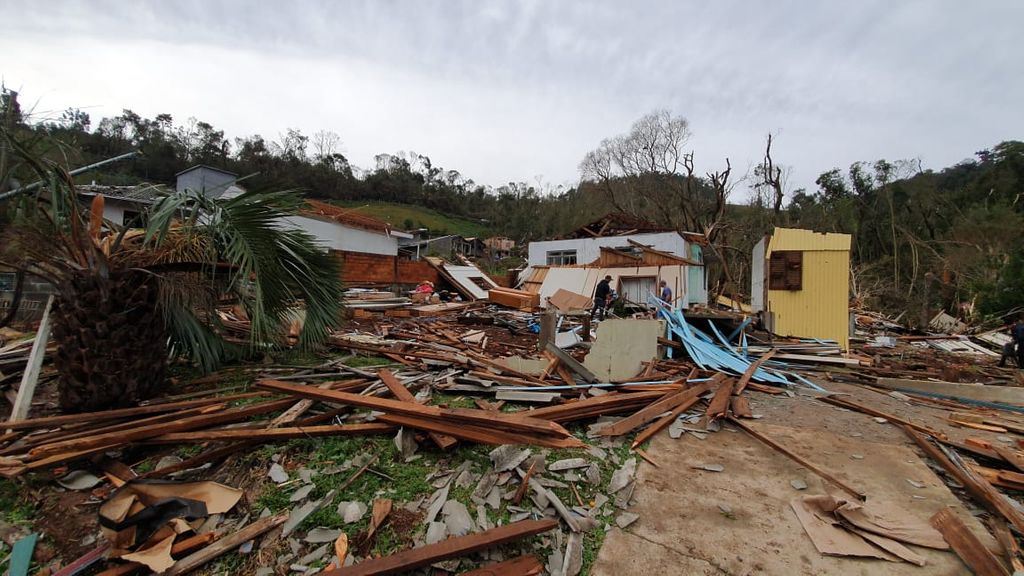 Destruição: Água Doce contabiliza aproximadamente 700 casas atingidas e 11 pessoas feridas pelo tornado