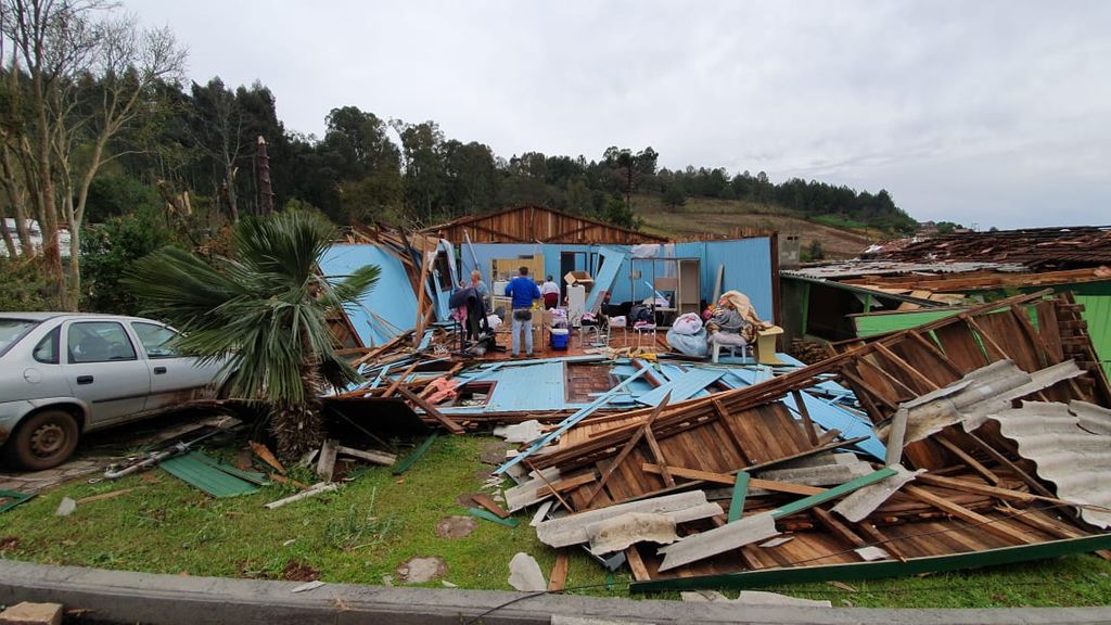 Destruição: Água Doce contabiliza aproximadamente 700 casas atingidas e 11 pessoas feridas pelo tornado